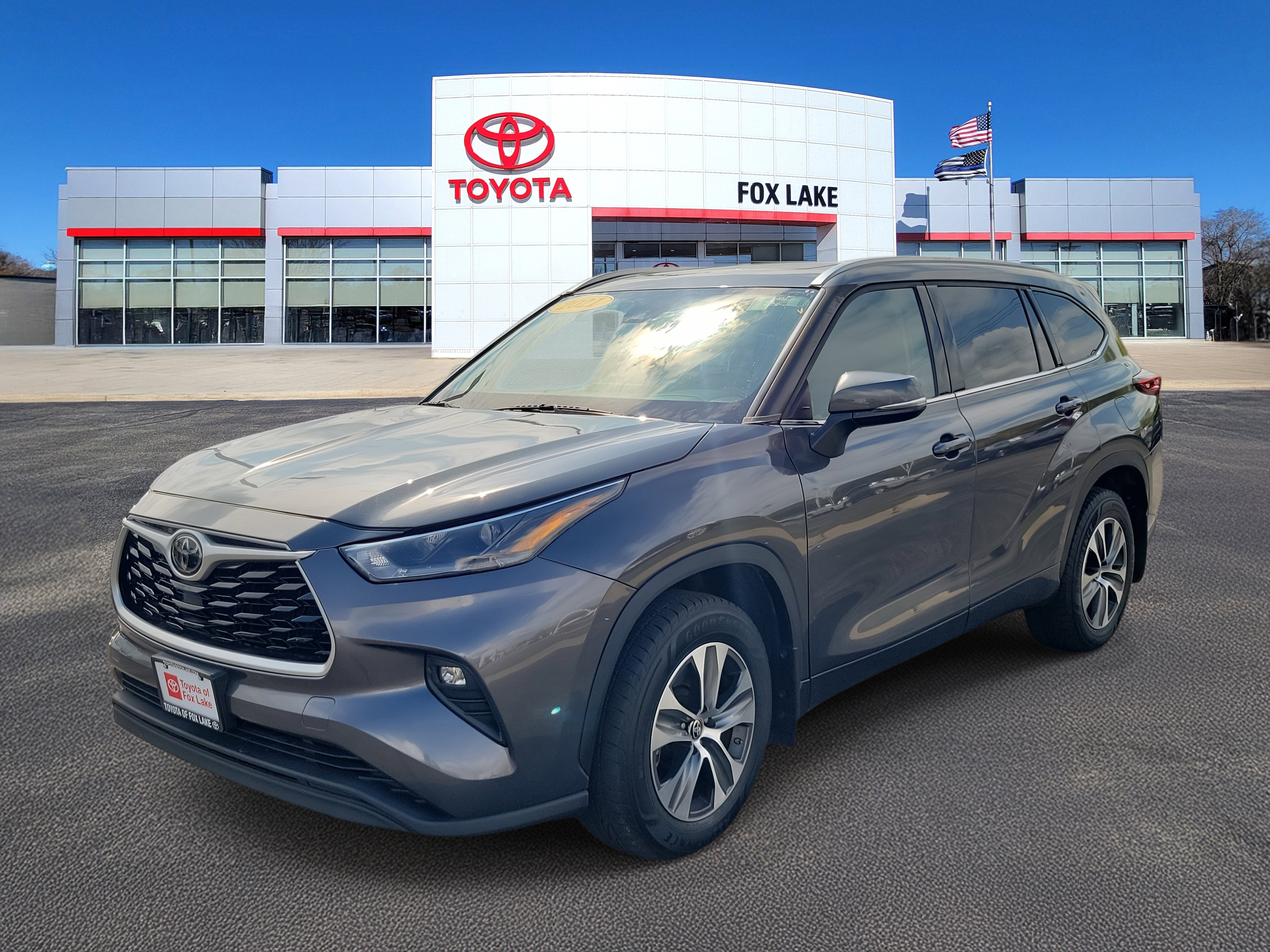 Used 2021 Toyota Highlander XLE video 2