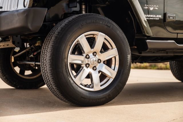 Used 2016 Jeep Wrangler Unlimited Sahara w/ Max Tow Package image 31