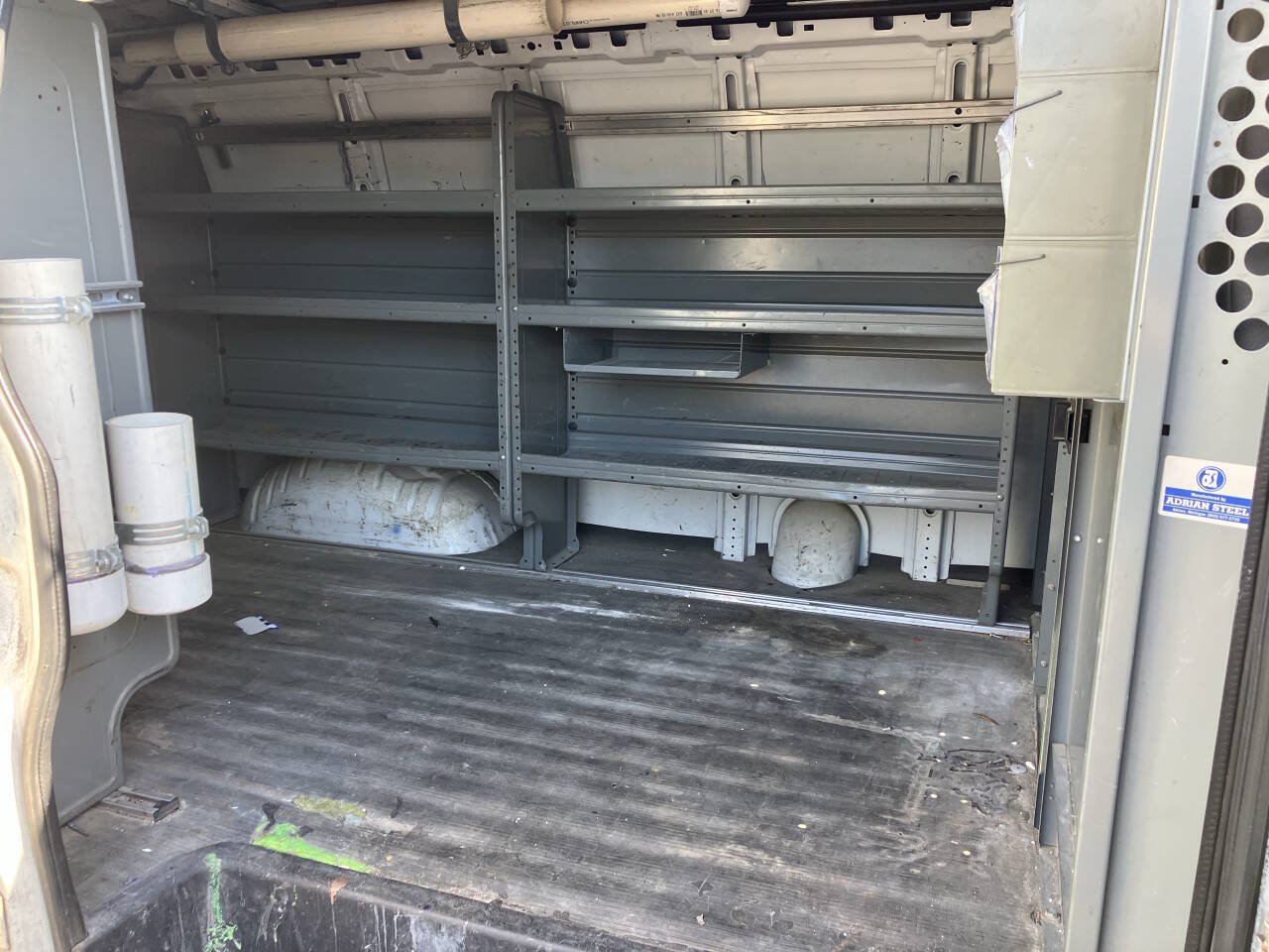 Used 2010 Chevrolet Express 2500 RWD image 24