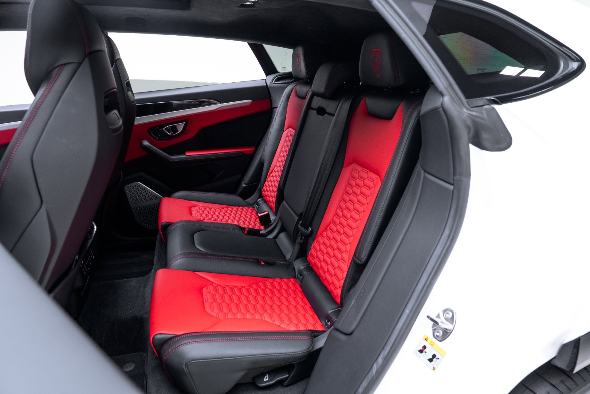 Used 2021 Lamborghini Urus AWD/4WD image 18