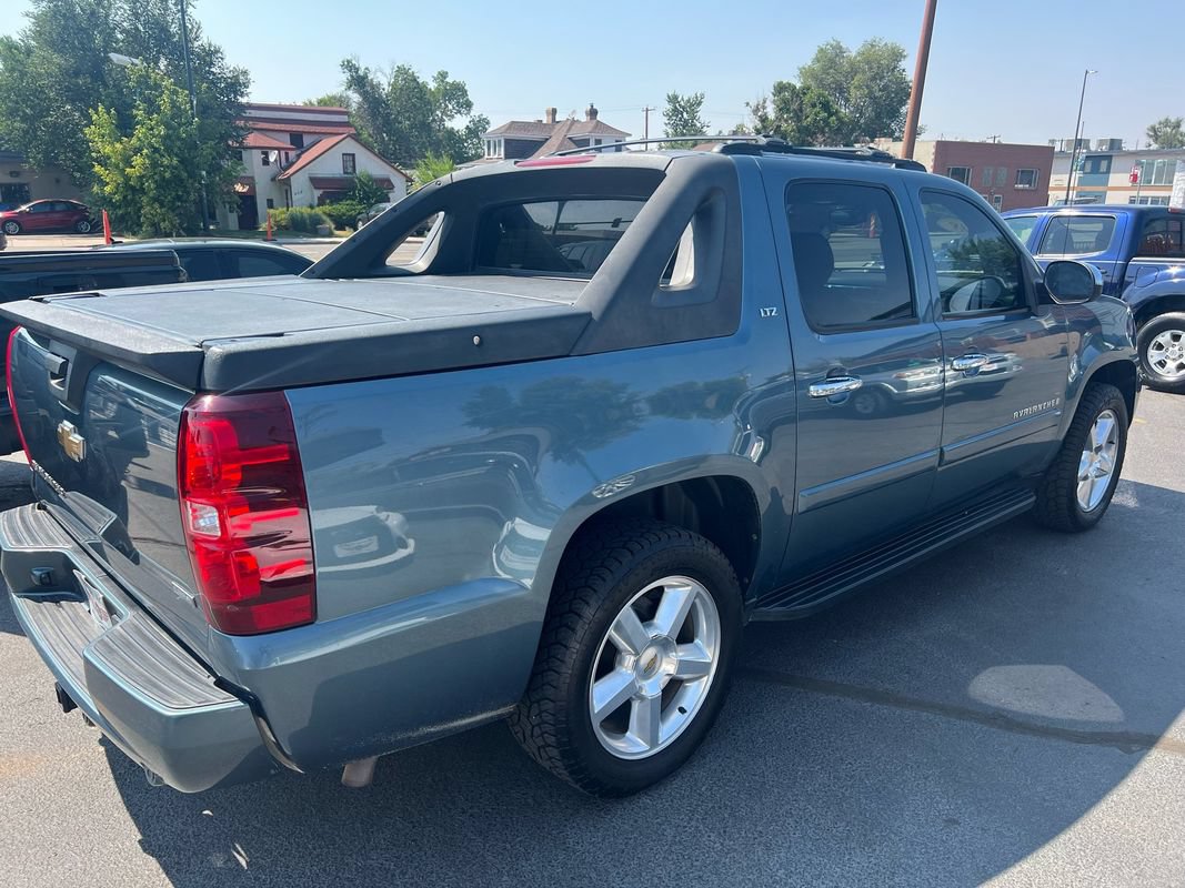 Used 2008 Chevrolet Avalanche LTZ w/ LTZ Preferred Equipment Group AWD/4WD image 8