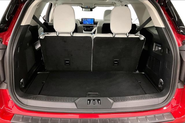 Used 2025 Ford Explorer Platinum w/ Ultimate Package image 39