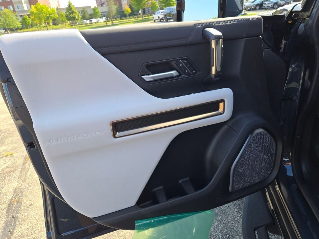 New 2025 GMC Hummer EV 2X image 22