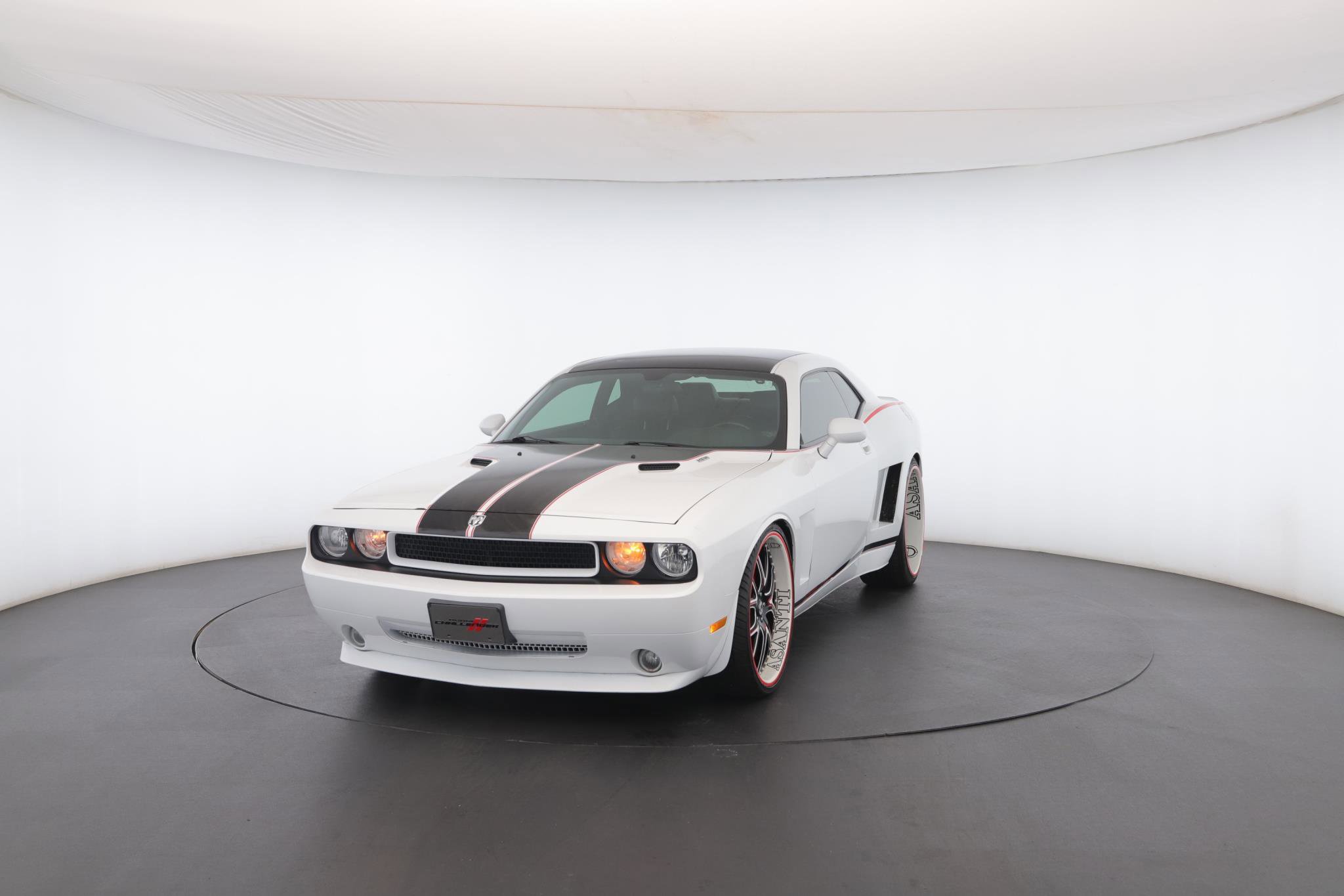 Used 2010 Dodge Challenger R/T image 36