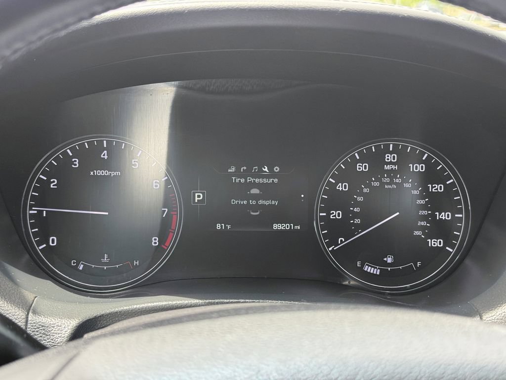Used 2015 Hyundai Genesis 3.8 AWD/4WD image 16