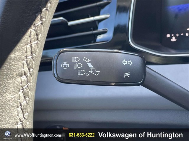 Certified 2025 Volkswagen Jetta SE w/ Sunroof Package image 19