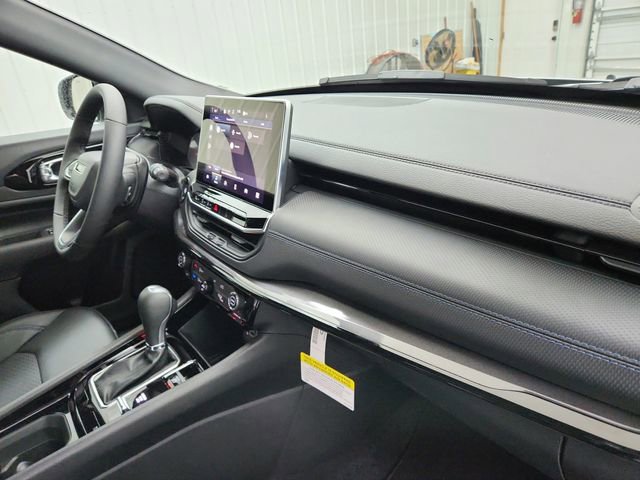 New 2026 Jeep Compass Latitude AWD/4WD image 25