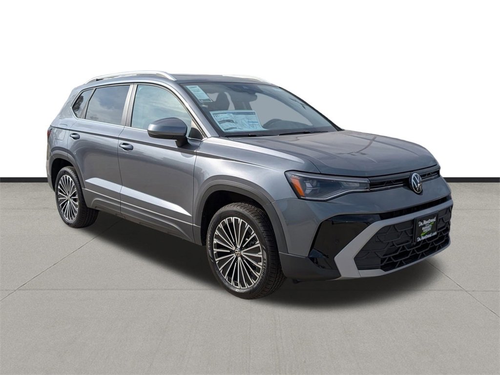 New 2026 Volkswagen Taos SE image 3