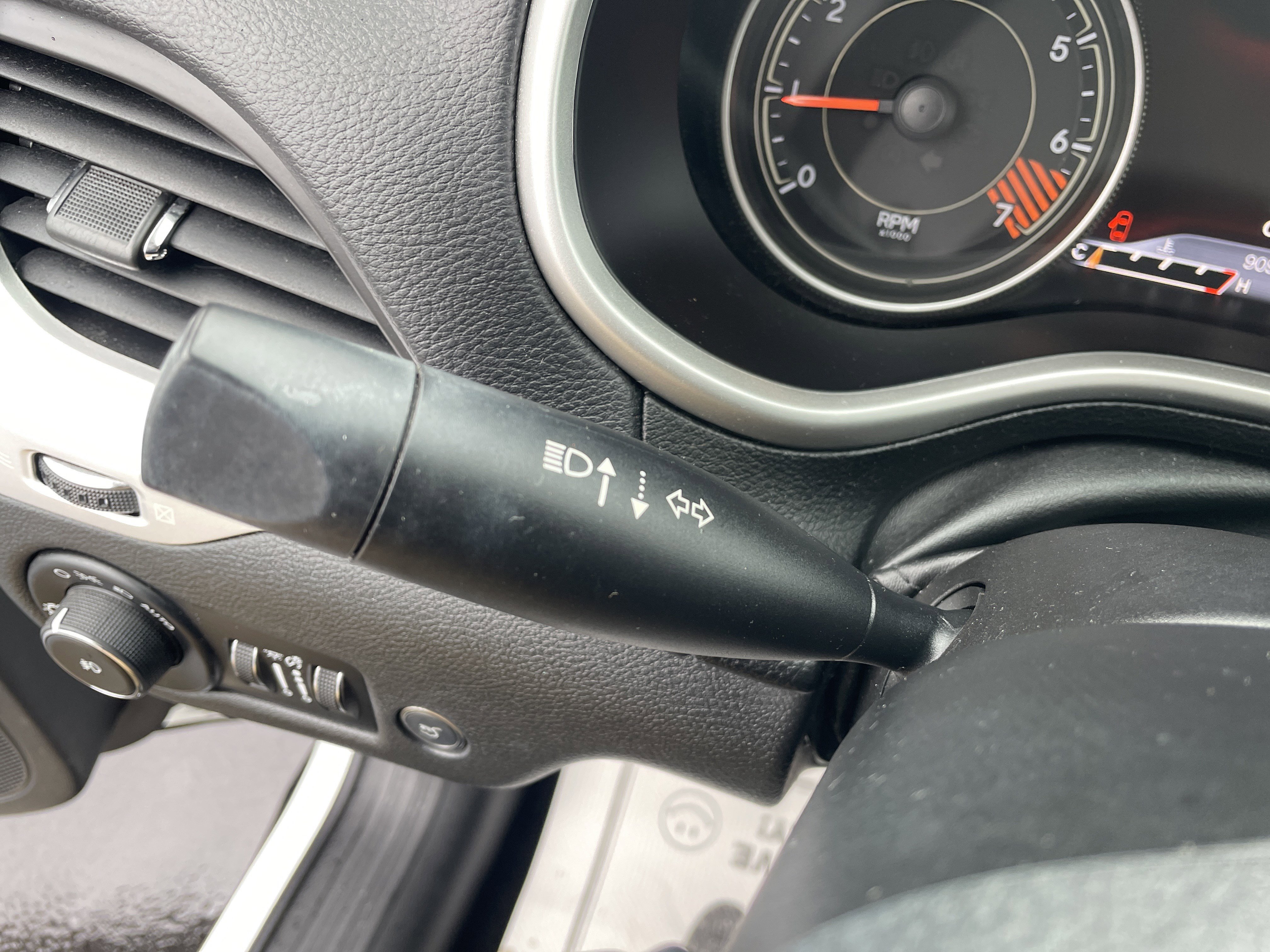 Used 2015 Jeep Cherokee Limited w/ Luxury Group image 21