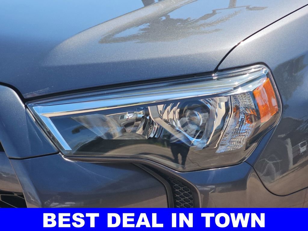 Used 2021 Toyota 4Runner SR5 Premium w/ Moonroof Package AWD/4WD image 32