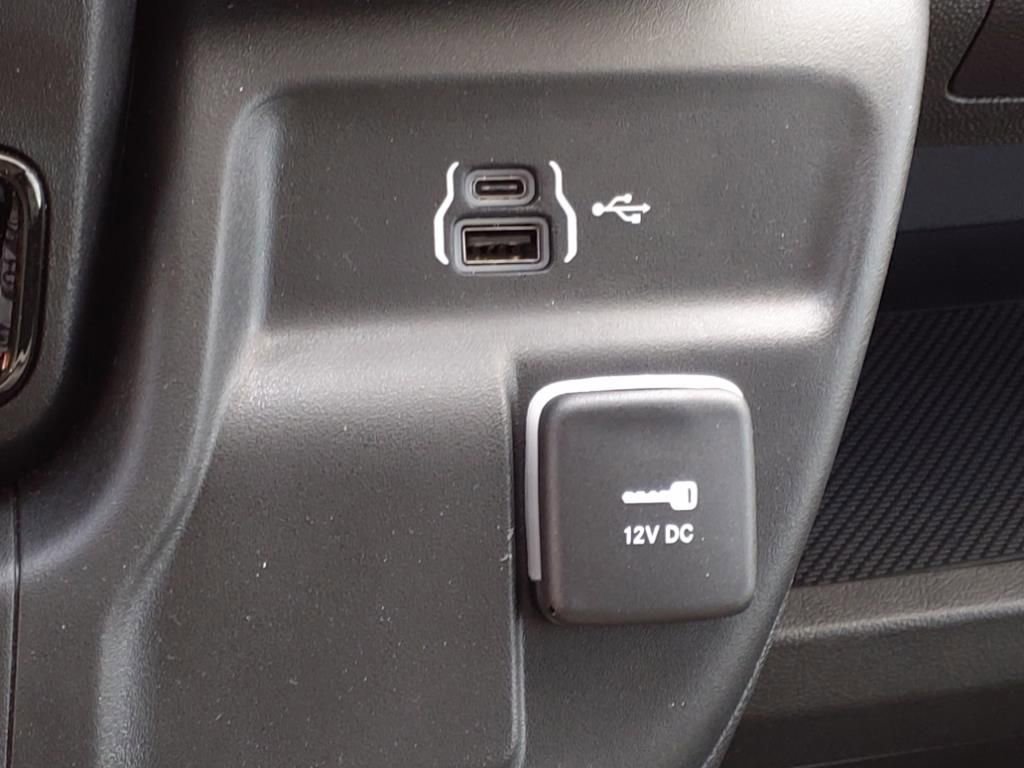 New 2024 RAM ProMaster 3500 w/ Premium Convenience Group image 9