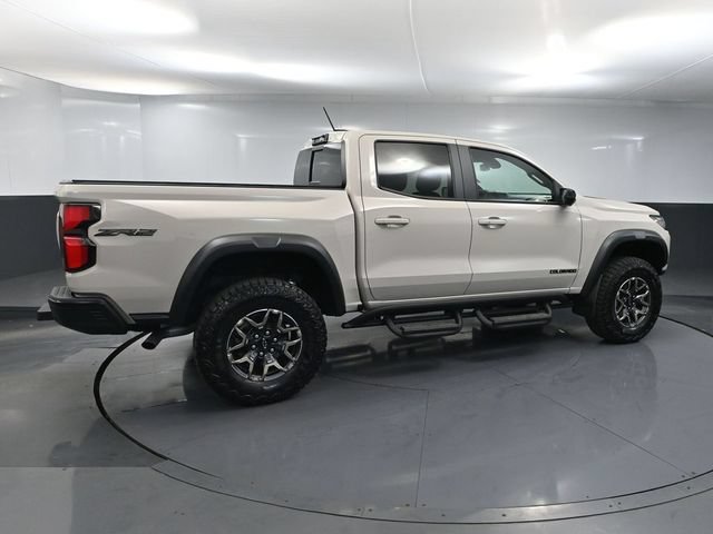 Used 2026 Chevrolet Colorado ZR2 w/ Technology Package AWD/4WD image 4