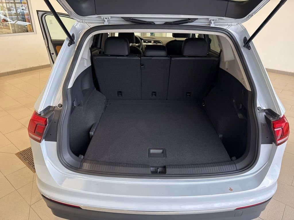 Used 2018 Volkswagen Tiguan SE image 17