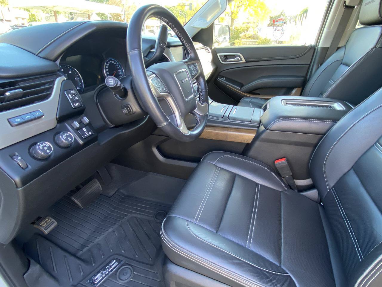 Used 2019 GMC Yukon Denali w/ Open Road Package AWD/4WD image 12