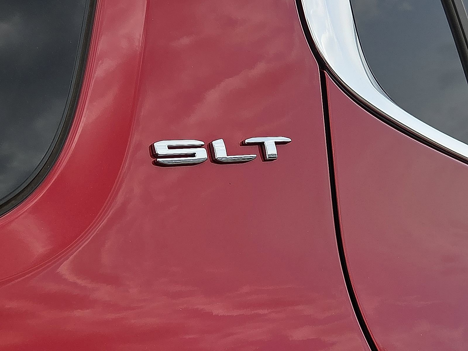 Used 2021 GMC Acadia SLT w/ Preferred Package image 8