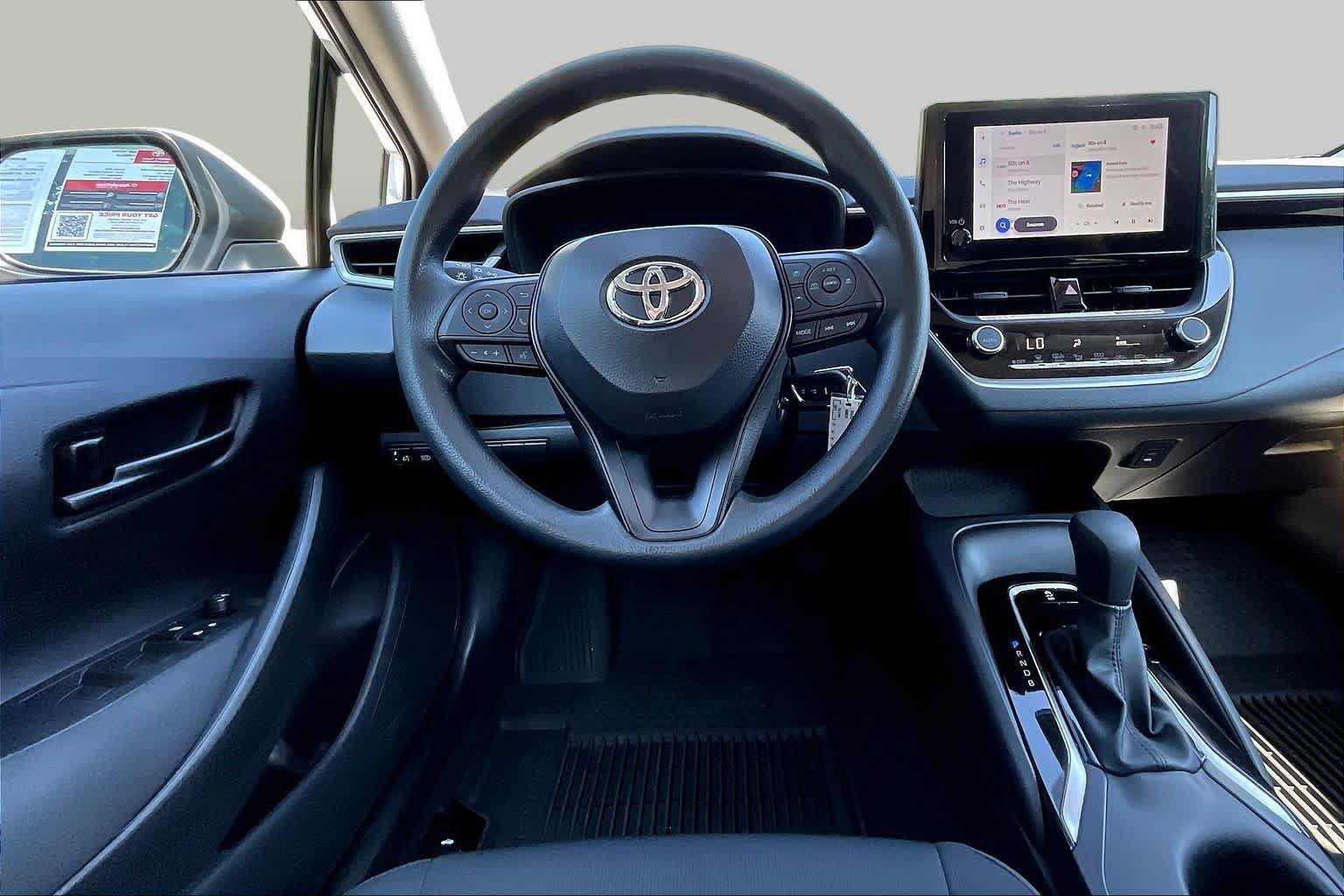 Used 2026 Toyota Corolla LE FWD image 5