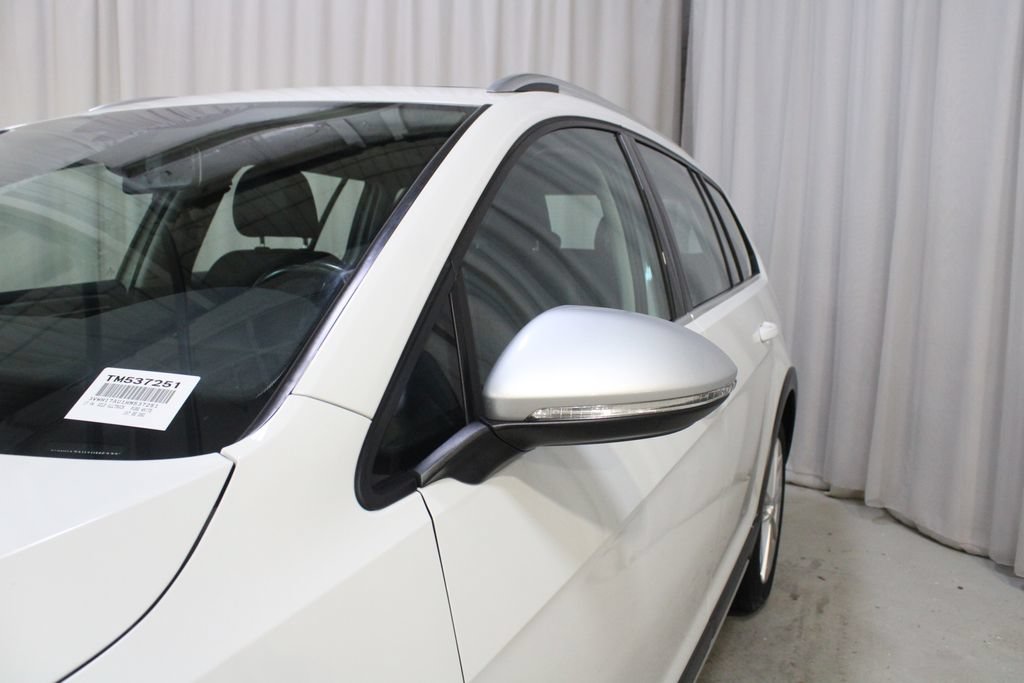 Used 2017 Volkswagen Golf Alltrack SE AWD/4WD image 34