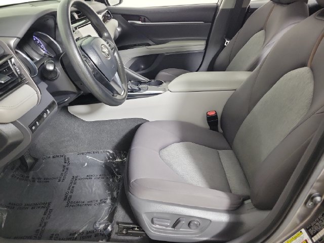 Used 2020 Toyota Camry LE FWD image 19