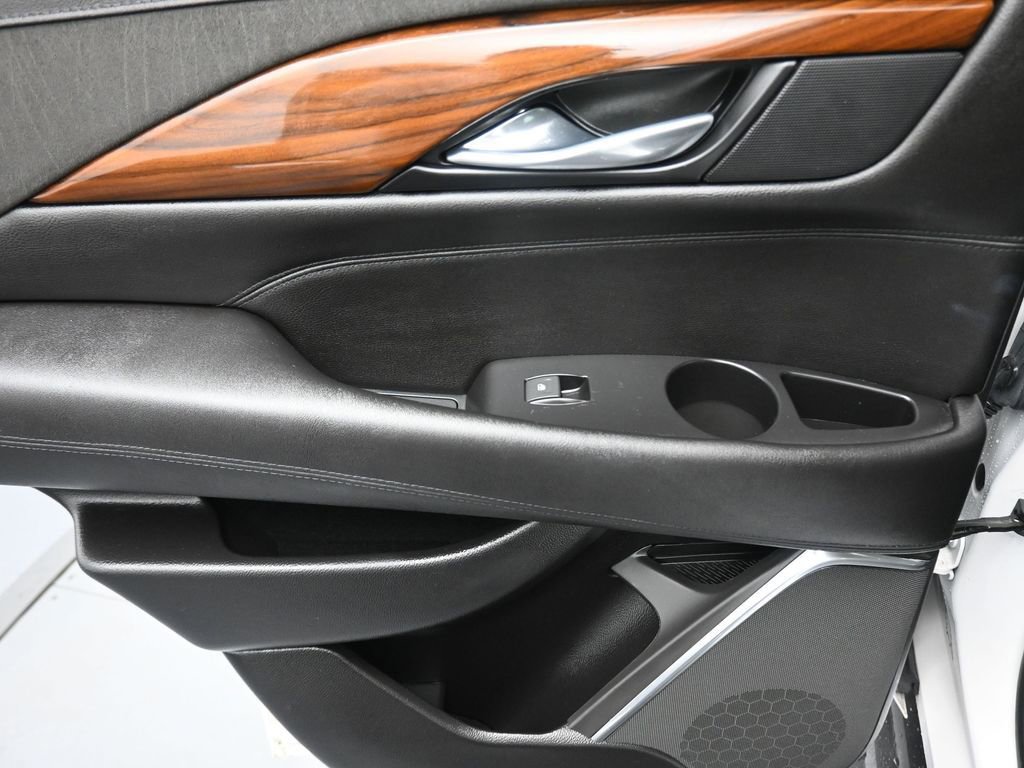 Used 2018 Cadillac Escalade Luxury image 34