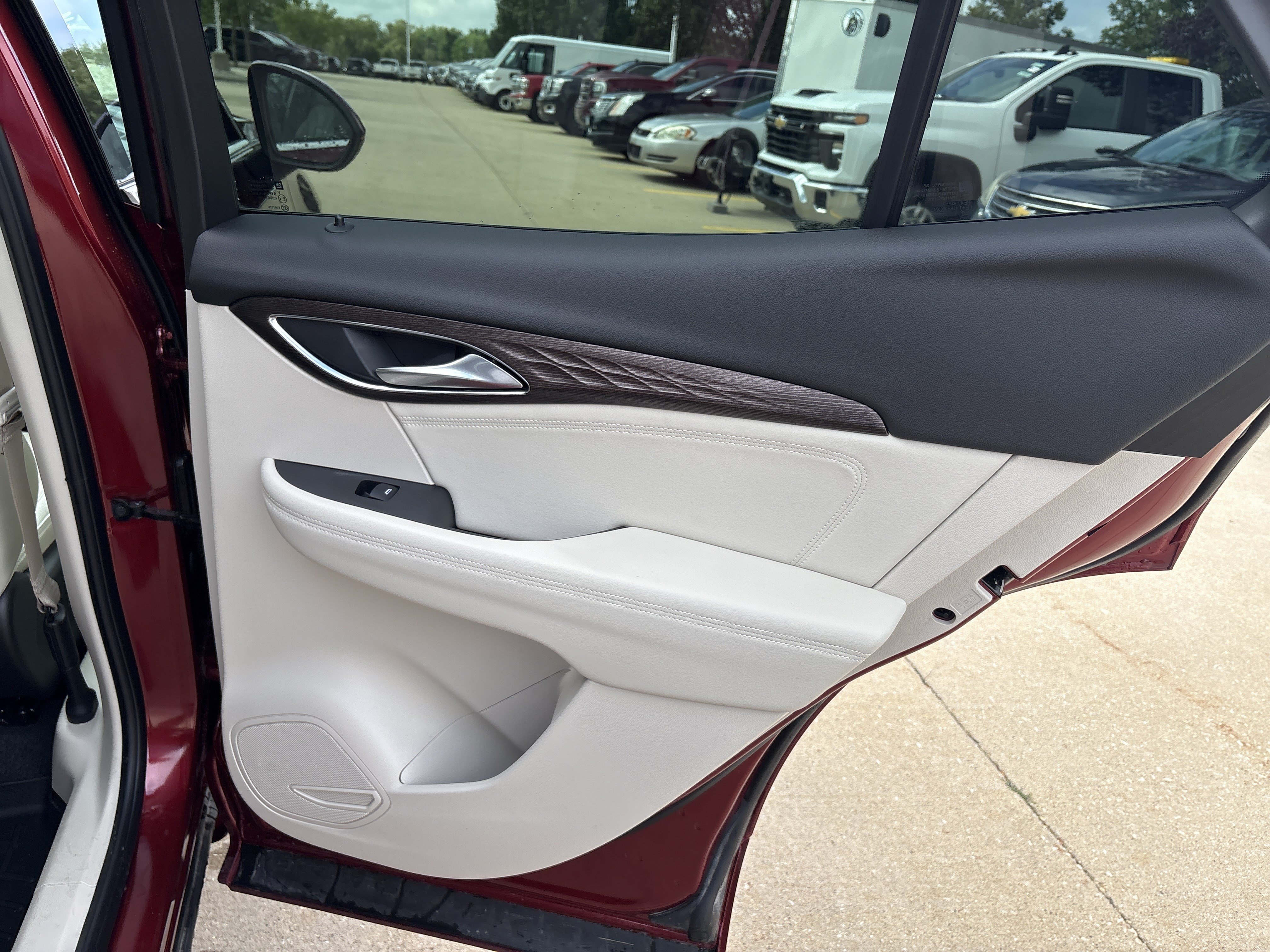 Used 2023 Buick Envision Avenir AWD/4WD image 19