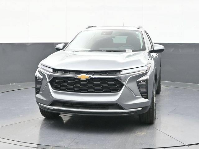 New 2026 Chevrolet Trax LT w/ Sunroof Package FWD image 2