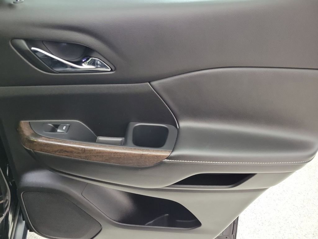 Certified 2022 GMC Acadia Denali w/ Denali Ultimate Package image 24