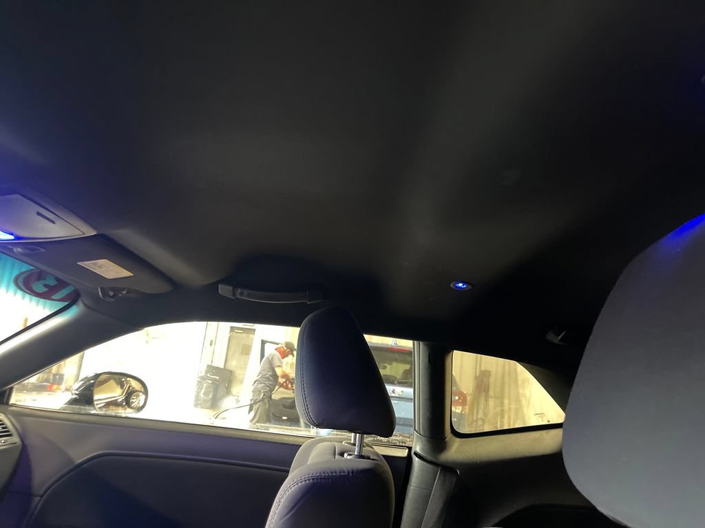 Used 2013 Dodge Challenger SXT RWD image 13