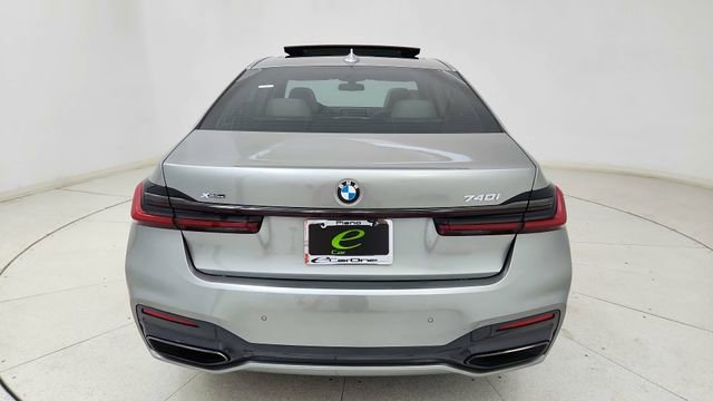 Used 2022 BMW 740i xDrive w/ M Sport Package image 5
