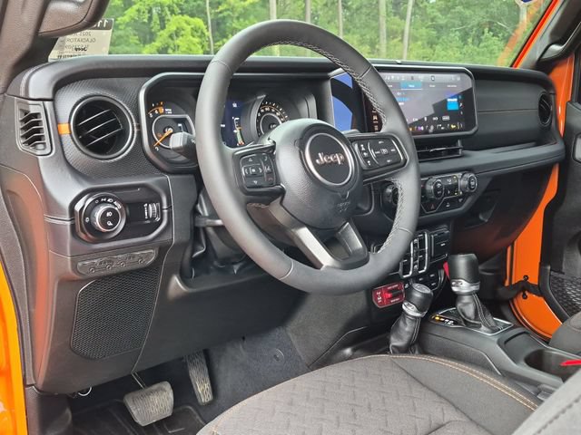 Used 2025 Jeep Gladiator Mojave w/ Steel Bumper Group AWD/4WD image 29