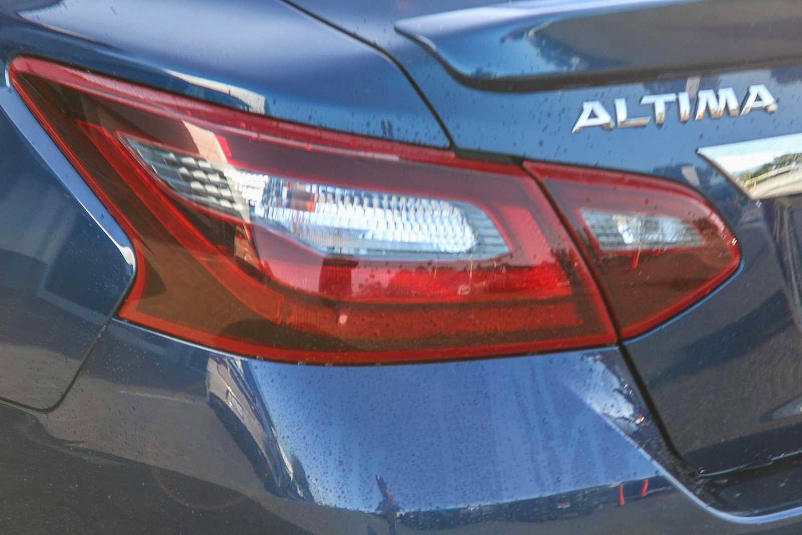 Used 2018 Nissan Altima 2.5 SR FWD image 7