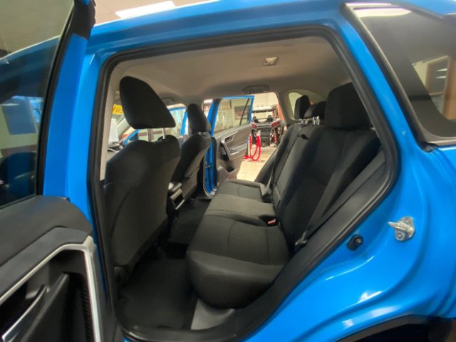 Used 2019 Toyota RAV4 LE image 17