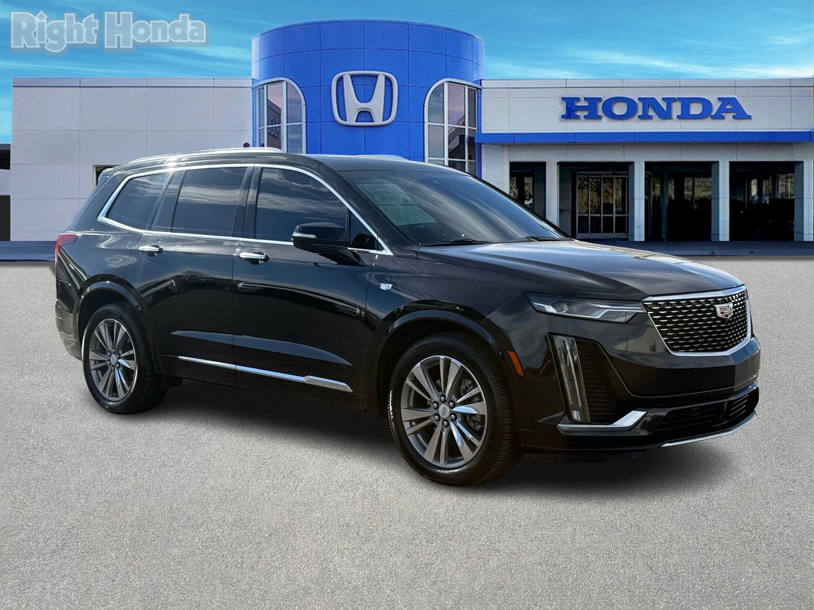 Used 2022 Cadillac XT6 Premium Luxury w/ Technology Package image 9