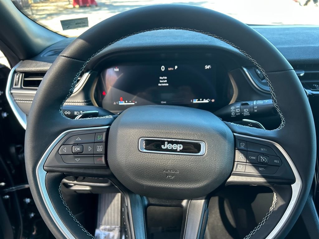 New 2025 Jeep Grand Cherokee L Altitude image 14