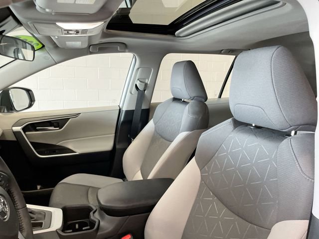 Used 2025 Toyota RAV4 XLE w/ Convenience Package image 11