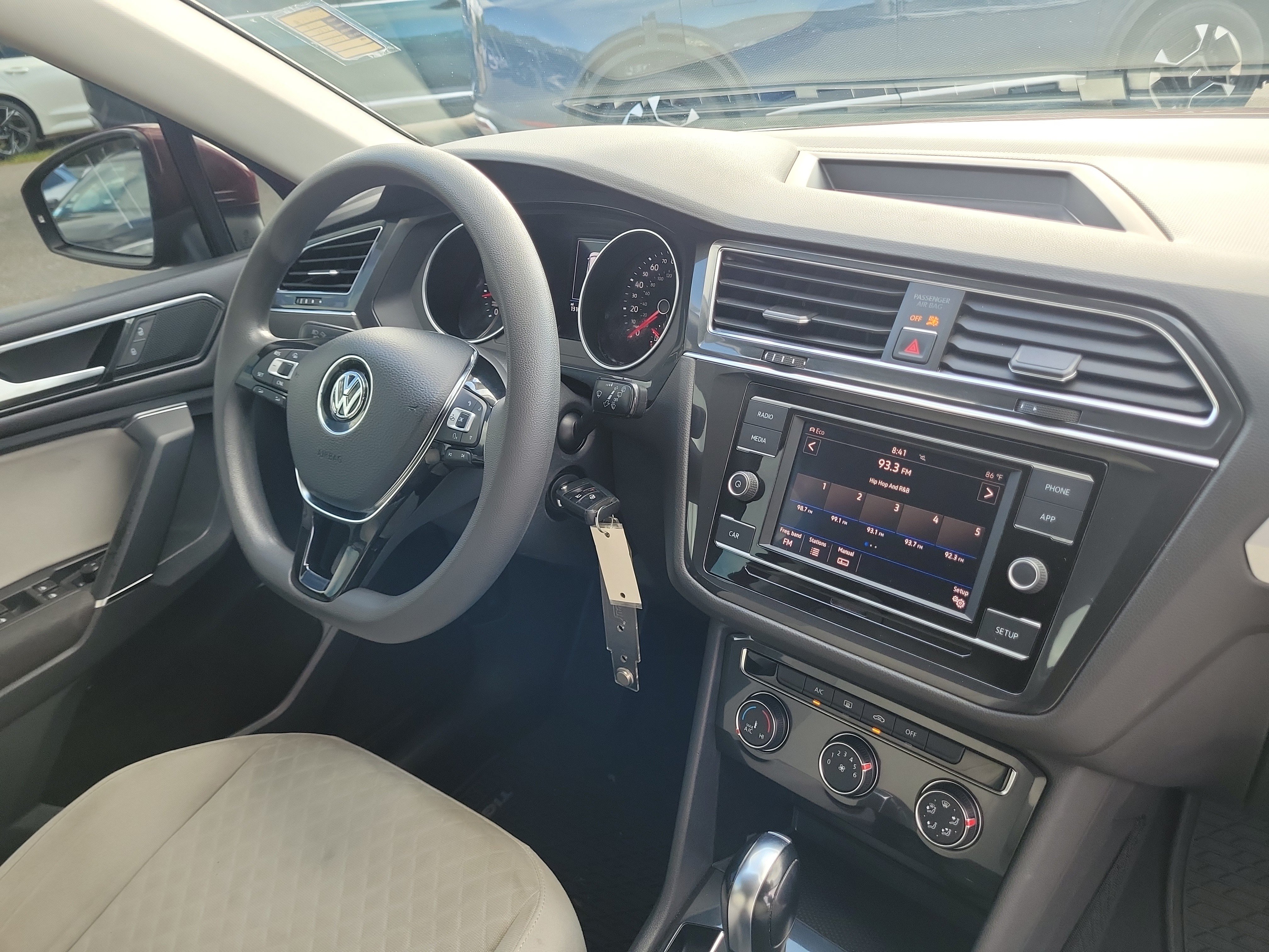 Used 2018 Volkswagen Tiguan S w/ 3rd Row Seat Package AWD/4WD image 8