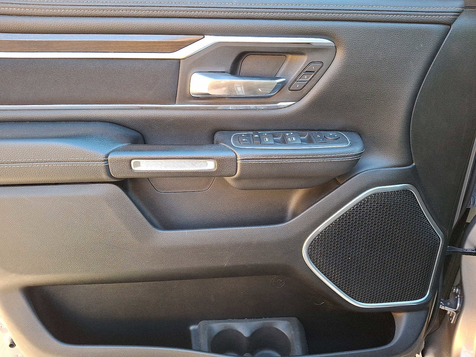 Used 2022 RAM 1500 Laramie image 12