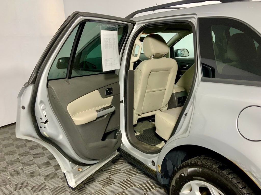 Used 2014 Ford Edge SEL w/ Driver Entry Package AWD/4WD image 29