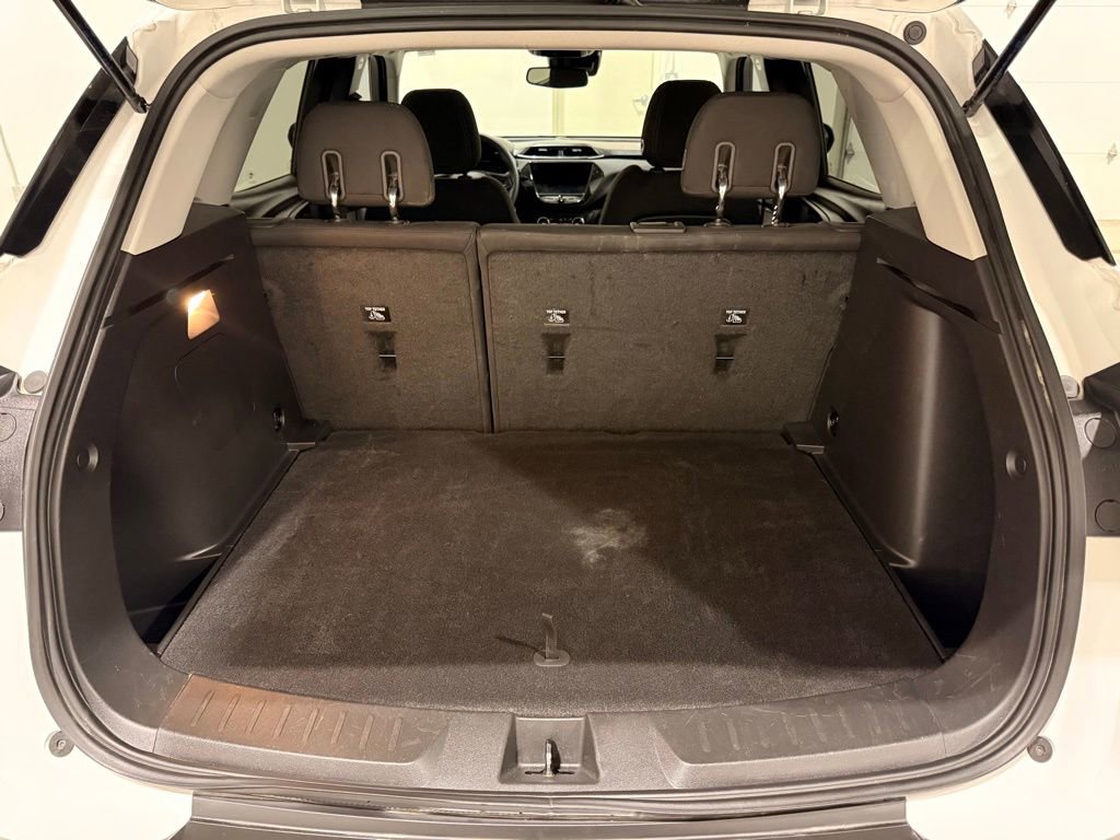 Used 2023 Chevrolet TrailBlazer LT w/ Convenience Package FWD image 10