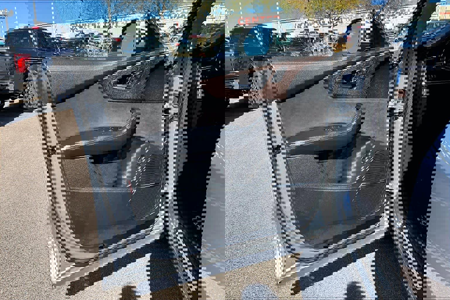 Used 2019 Audi Q8 Prestige w/ Luxury Package image 22