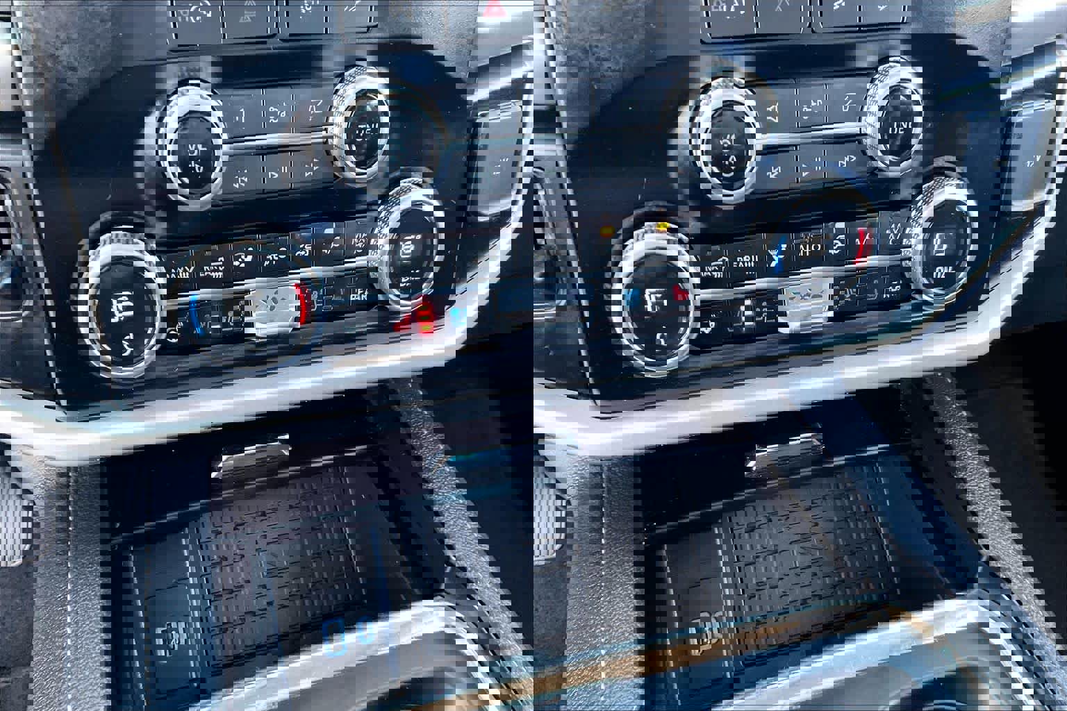 Used 2024 Ford Expedition Max XLT image 30