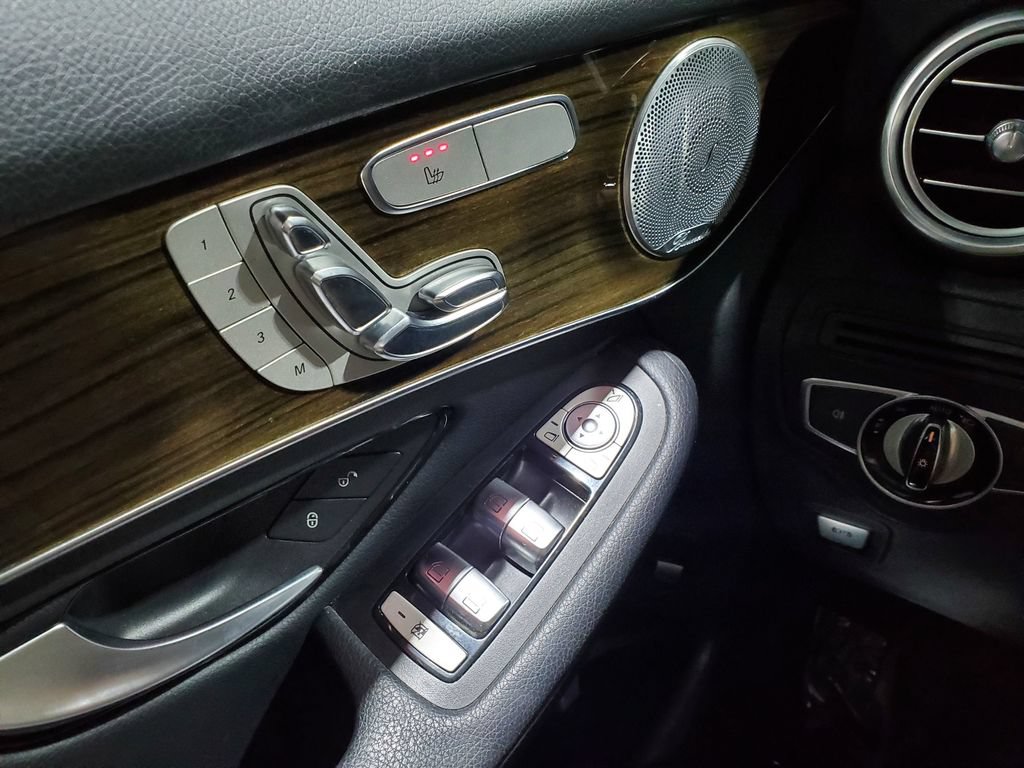 Used 2017 Mercedes-Benz GLC 300 4MATIC image 36