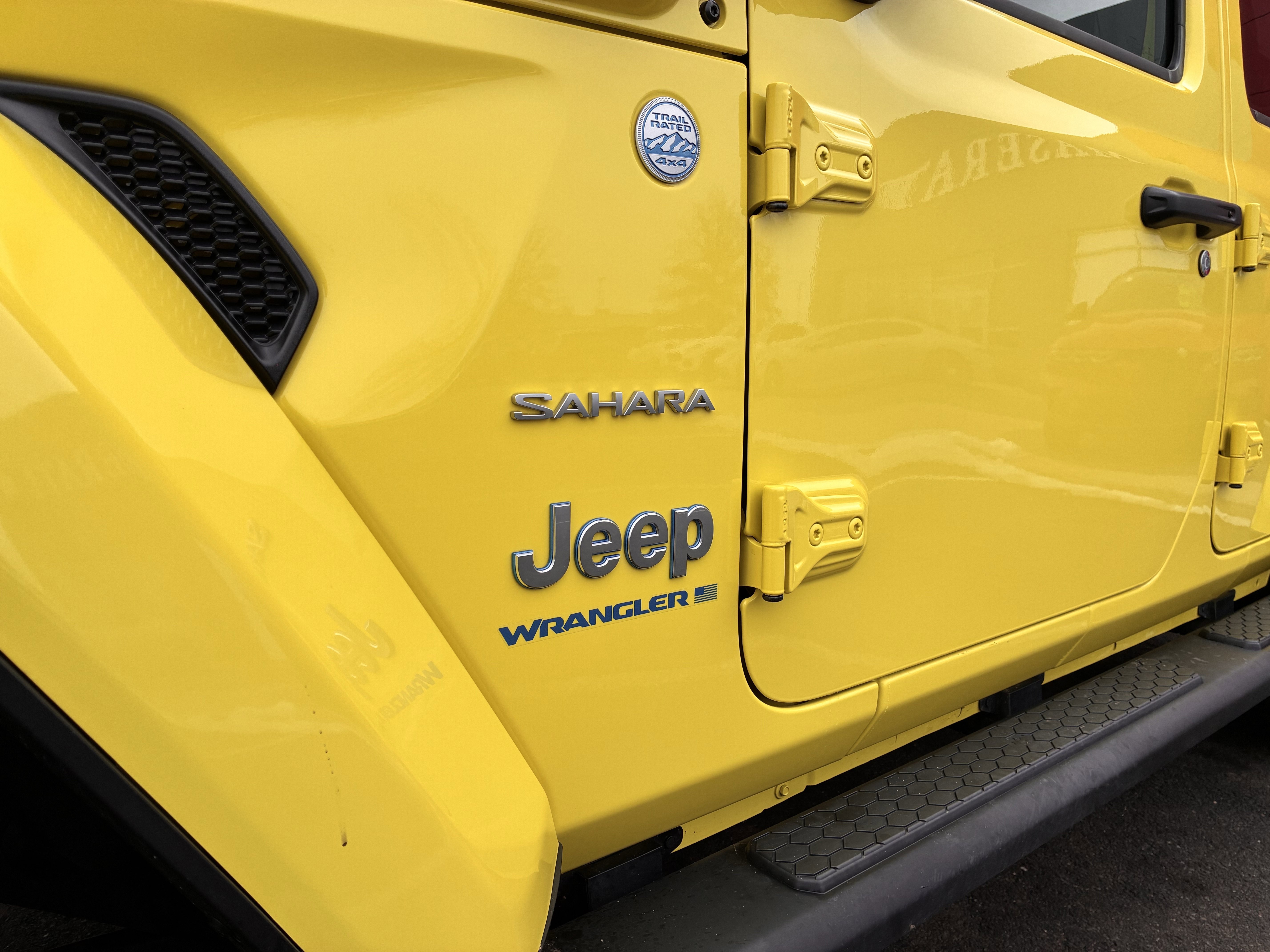 Used 2023 Jeep Wrangler Unlimited Sahara w/ Dual Top Group image 10