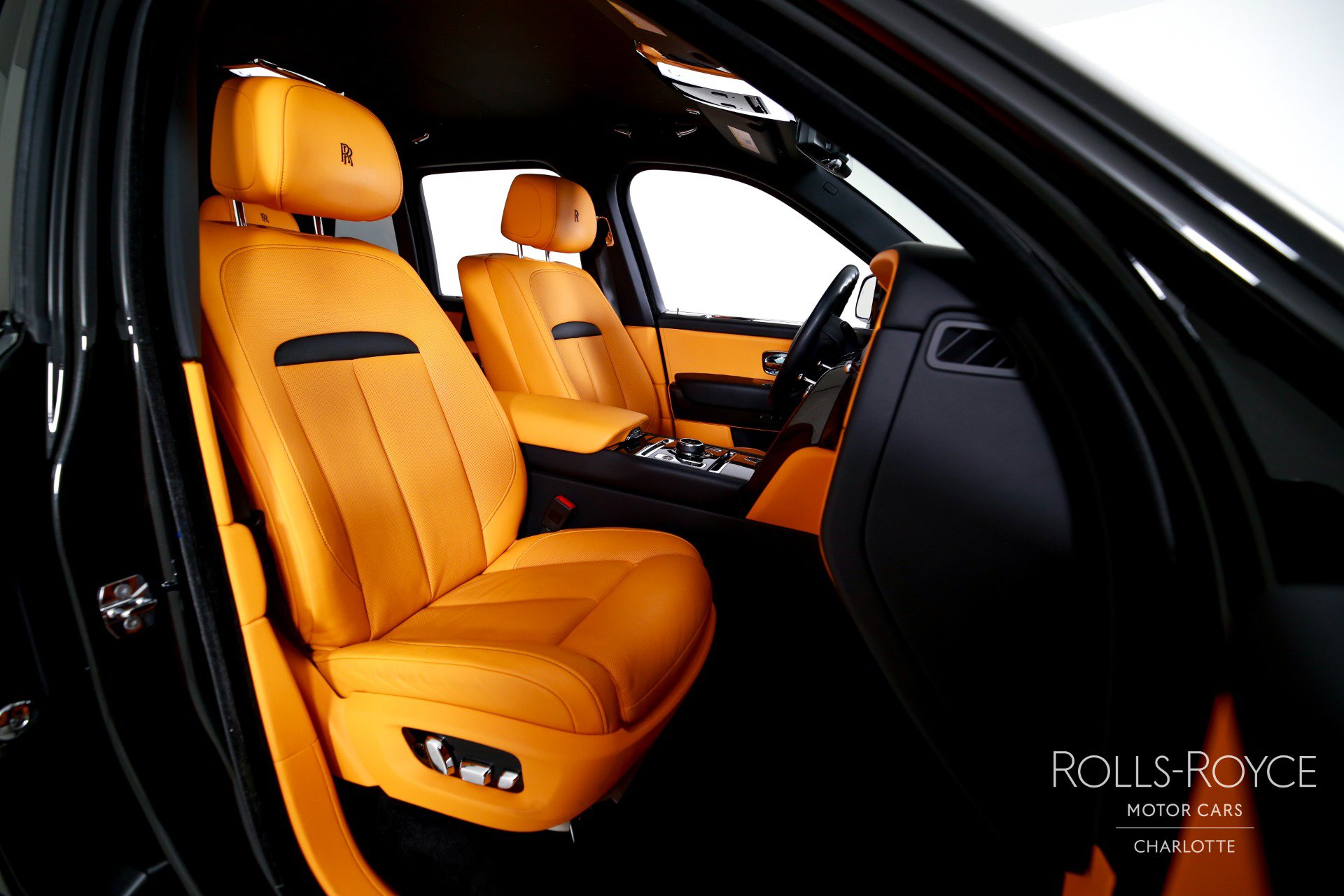 Certified 2023 Rolls-Royce Cullinan Black Badge AWD/4WD image 36