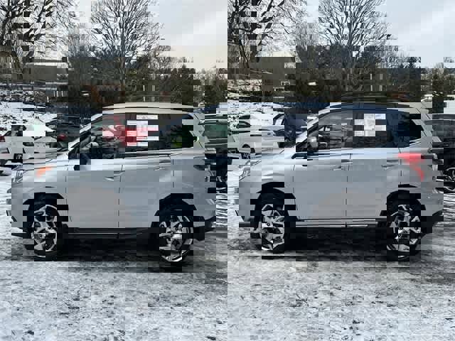 Used 2015 Subaru Forester 2.5i Touring w/ Eyesight & Navigation System image 2