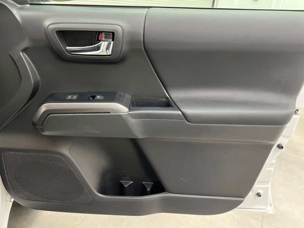 Used 2023 Toyota Tacoma TRD Off-Road image 26