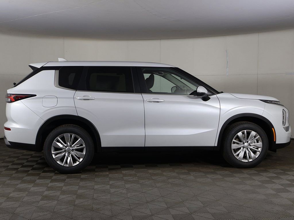 New 2026 Mitsubishi Outlander ES AWD/4WD image 19
