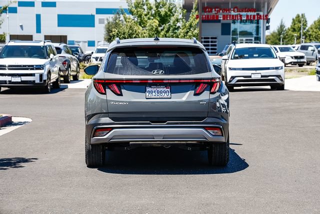 Certified 2025 Hyundai Tucson Limited AWD/4WD image 4