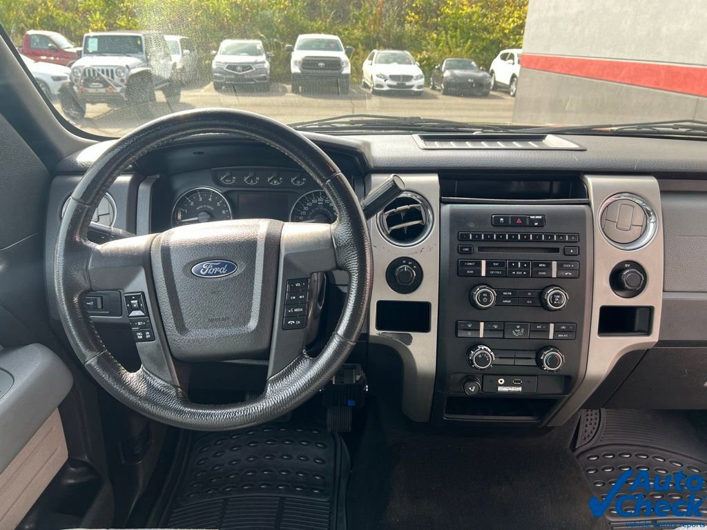 Used 2011 Ford F150 XLT w/ XLT Chrome Pkg image 23