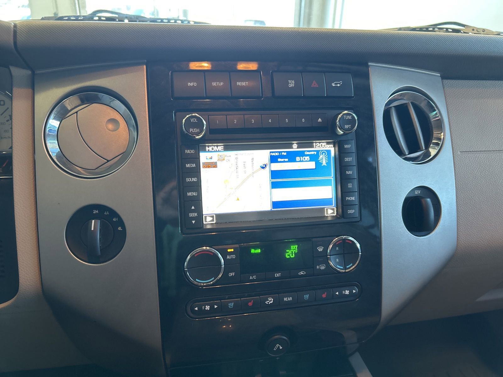 Used 2013 Ford Expedition EL Limited image 25