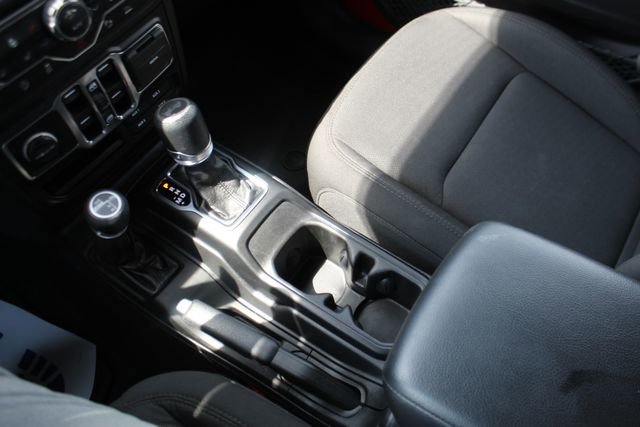 Used 2023 Jeep Wrangler Sport S image 20